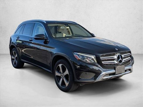 Used 2019 Mercedes-Benz GLC 350e 4MATIC image 3