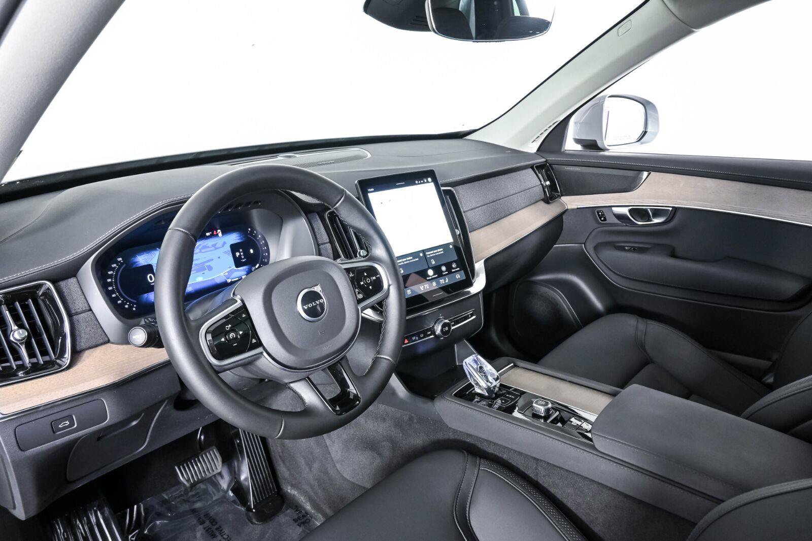 Certified 2026 Volvo XC90 B6 Plus AWD/4WD image 4