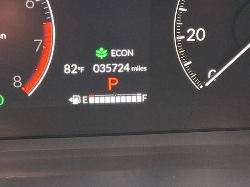 Used 2024 Honda Pilot Touring image 22