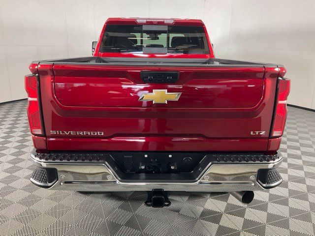 Used 2026 Chevrolet Silverado 2500 LTZ w/ LTZ Plus Package AWD/4WD image 5