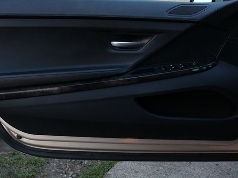 Used 2012 BMW 650i Convertible image 32