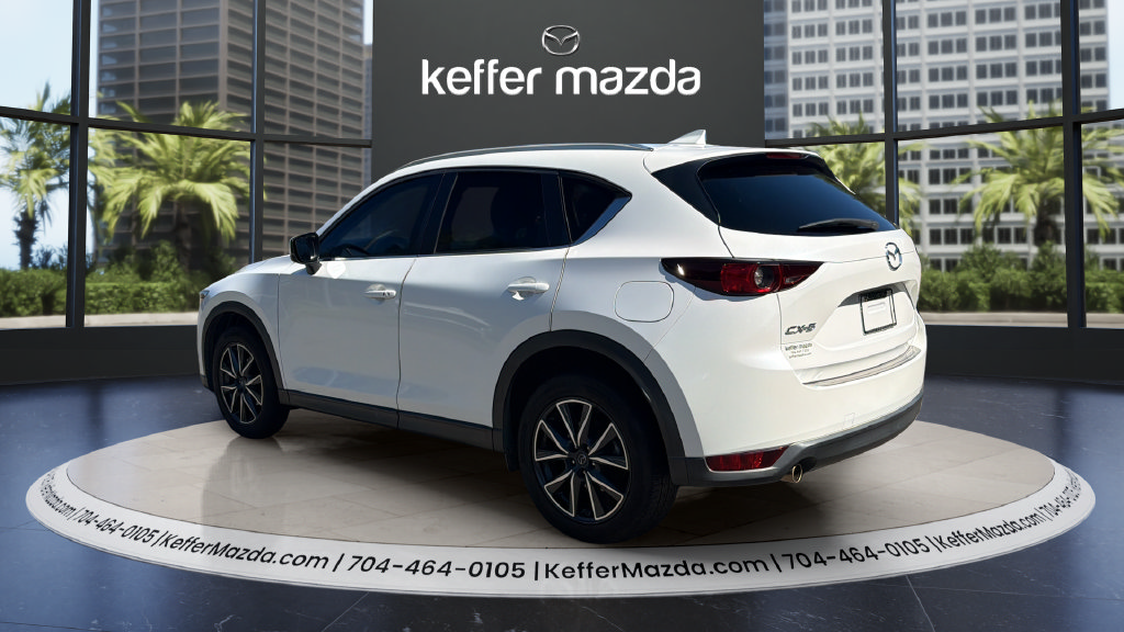 Used 2018 MAZDA CX-5 Touring w/ Preferred Equipment Package FWD image 5