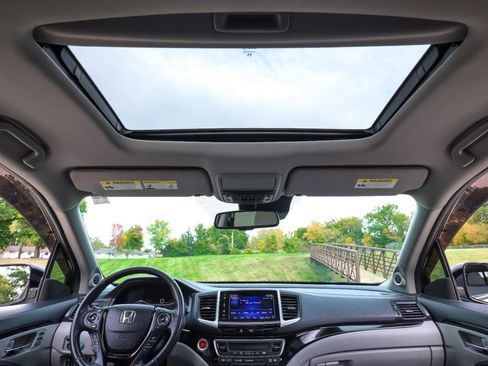 Used 2017 Honda Ridgeline RTL-E image 6