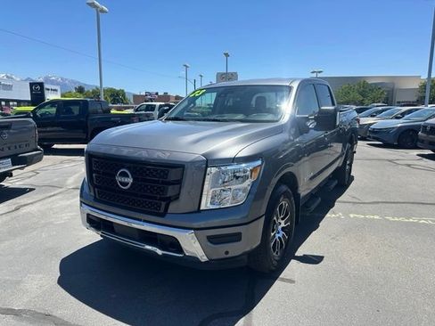 Used 2024 Nissan Titan SV w/ SV Convenience Package AWD/4WD image 5