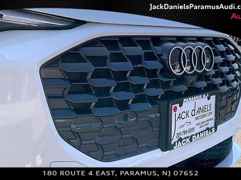 Used 2025 Audi Q5 Premium w/ Convenience Package image 18