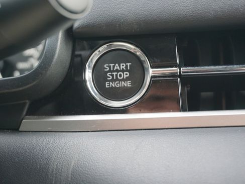 Used 2025 Mitsubishi Outlander SE image 12