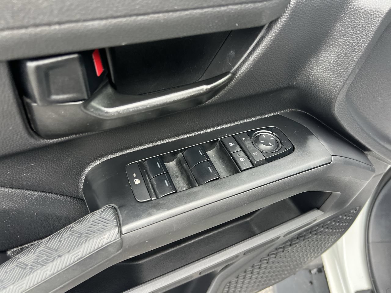 Used 2025 Toyota Tacoma SR RWD image 15