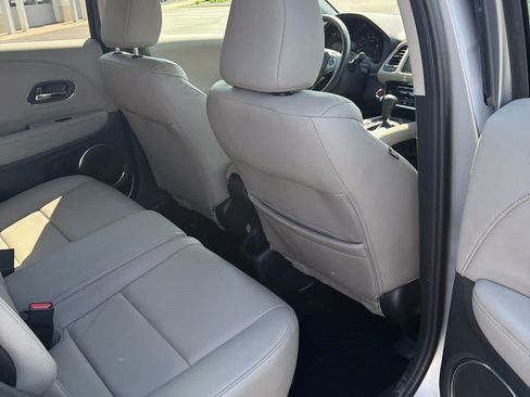Used 2017 Honda HR-V EX-L image 10