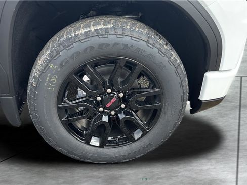 New 2026 GMC Sierra 1500 Elevation image 23