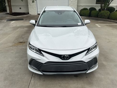 Used 2023 Toyota Camry LE w/ Convenience Package FWD image 3