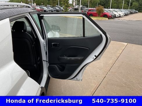 Used 2025 Hyundai Venue Limited FWD image 17