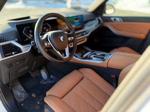 Certified 2025 BMW X5 xDrive40i w/ Parking Assistance Package image 14