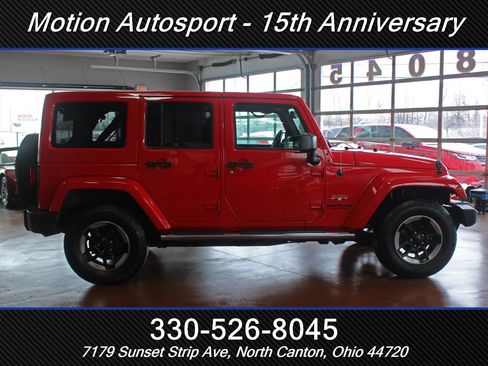 Used 2017 Jeep Wrangler Unlimited Sahara w/ Dual Top Group image 14