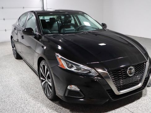 Used 2021 Nissan Altima 2.5 SR w/ SR Premium Package FWD image 5