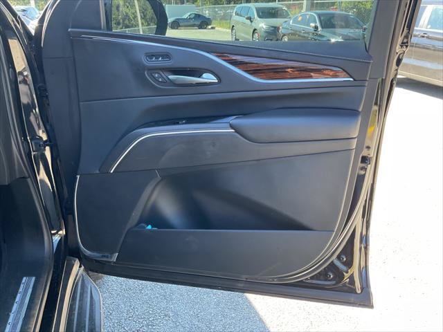 Used 2021 Cadillac Escalade ESV Luxury AWD/4WD image 20