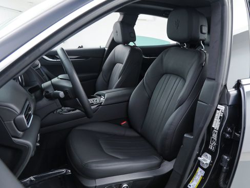Certified 2023 Maserati Levante GT AWD/4WD image 19