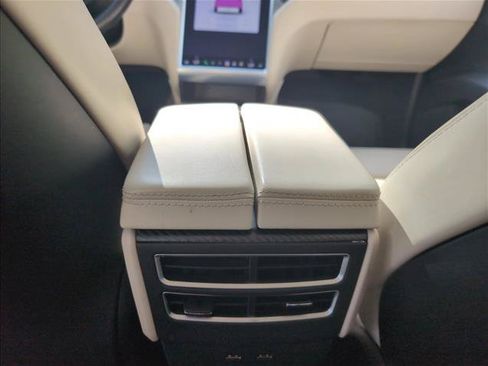 Used 2017 Tesla Model X 90D AWD/4WD image 19