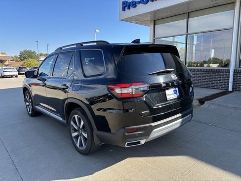 Certified 2023 Honda Pilot Touring image 7