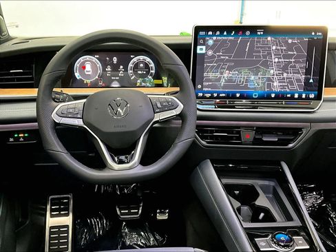New 2026 Volkswagen Tiguan SEL R-Line AWD/4WD image 15