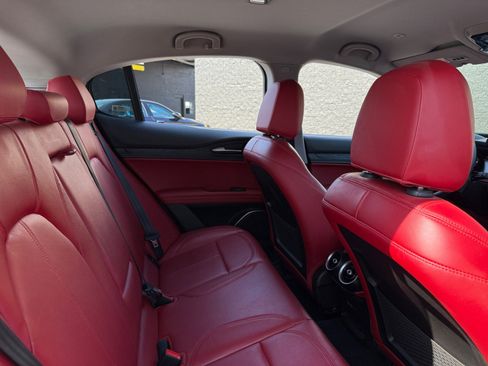 Used 2020 Alfa Romeo Stelvio w/ Nero Edizione image 17