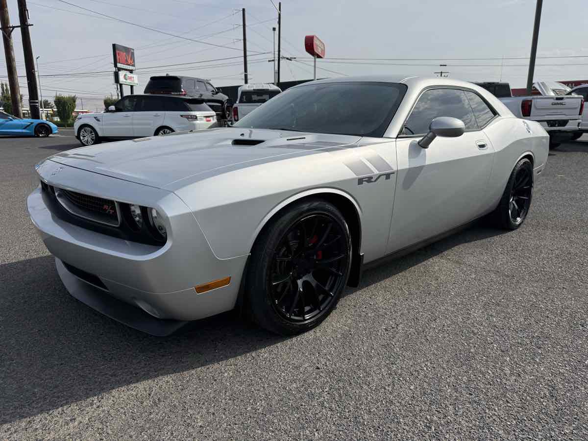 Used 2009 Dodge Challenger R/T RWD image 3
