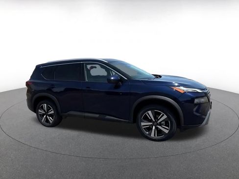 Used 2026 Nissan Rogue SL FWD image 2