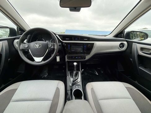 Used 2017 Toyota Corolla LE FWD image 12