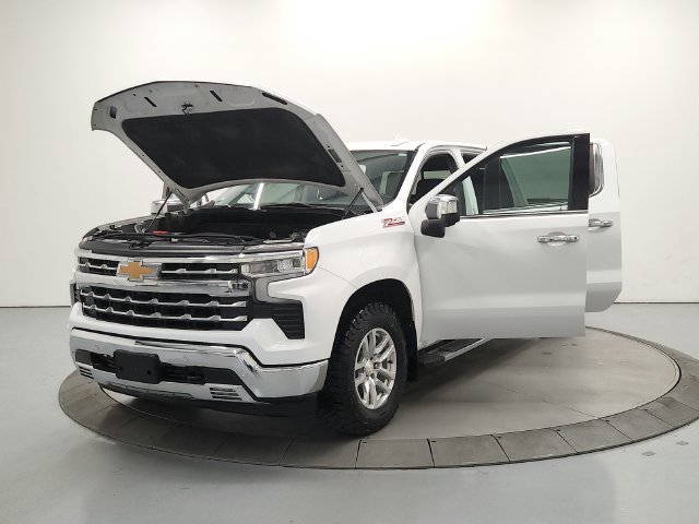 Used 2024 Chevrolet Silverado 1500 LTZ AWD/4WD image 11