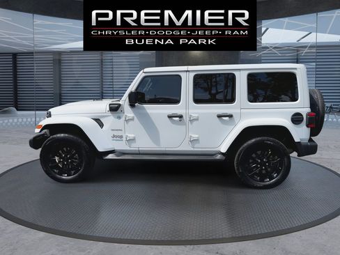 Used 2021 Jeep Wrangler Unlimited Sahara w/ Cold Weather Group image 5