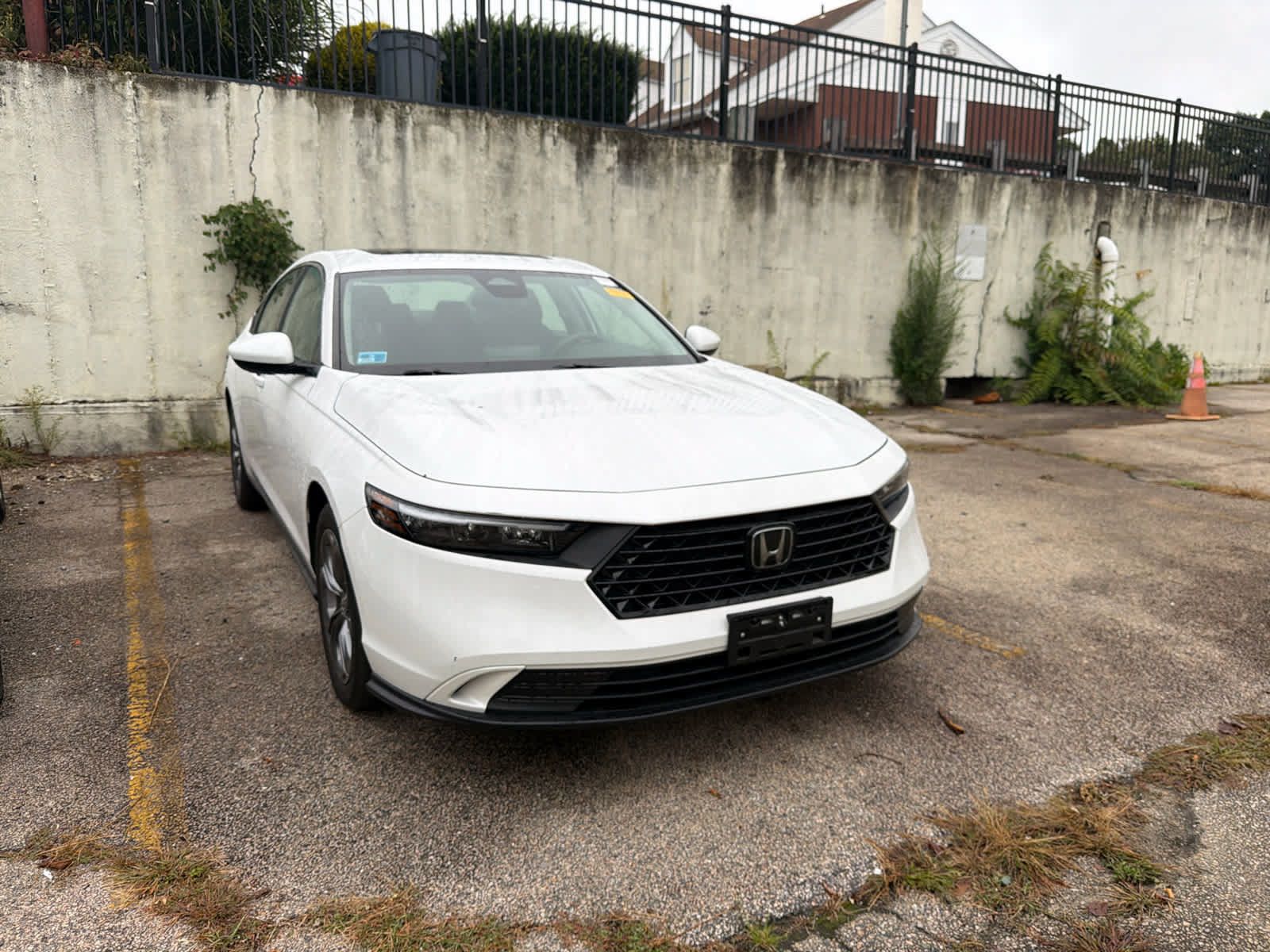 Used 2023 Honda Accord EX image 2