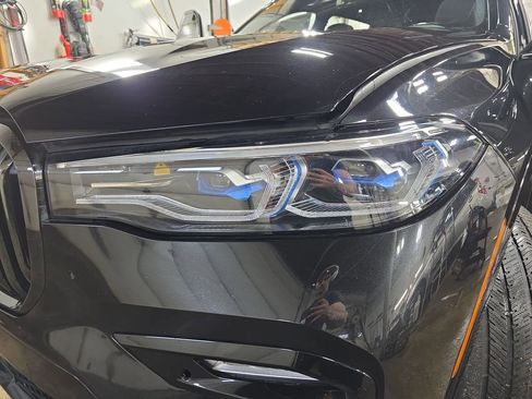 Used 2022 BMW X7 M50i w/ Dynamic Handling Package image 29