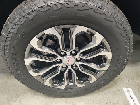 New 2026 GMC Canyon Denali AWD/4WD image 3