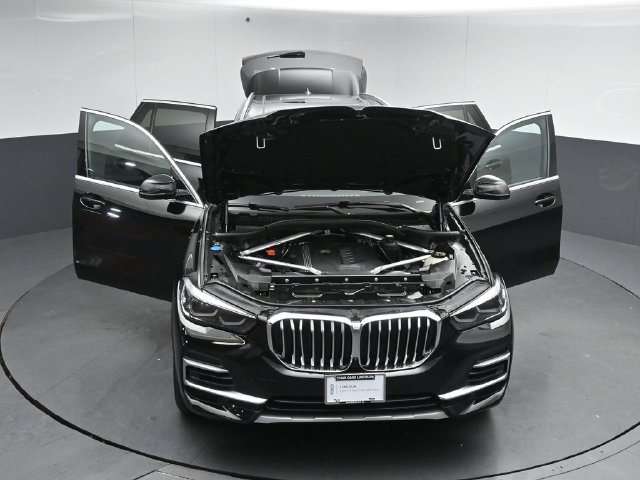 Used 2023 BMW X5 xDrive40i w/ Premium Package AWD/4WD image 54