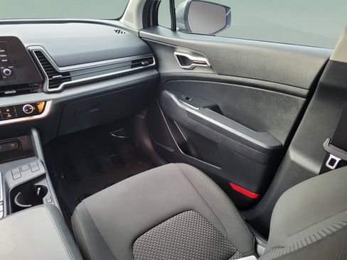 Certified 2023 Kia Sportage LX FWD image 11