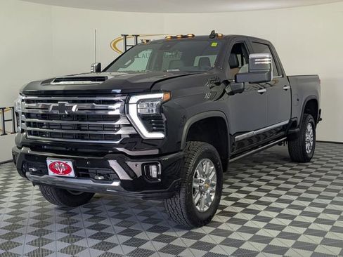 Certified 2024 Chevrolet Silverado 2500 High Country w/ Technology Package image 4