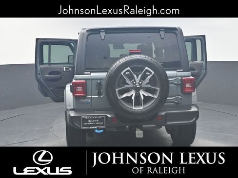 Used 2024 Jeep Wrangler Unlimited w/ Convenience Group image 25