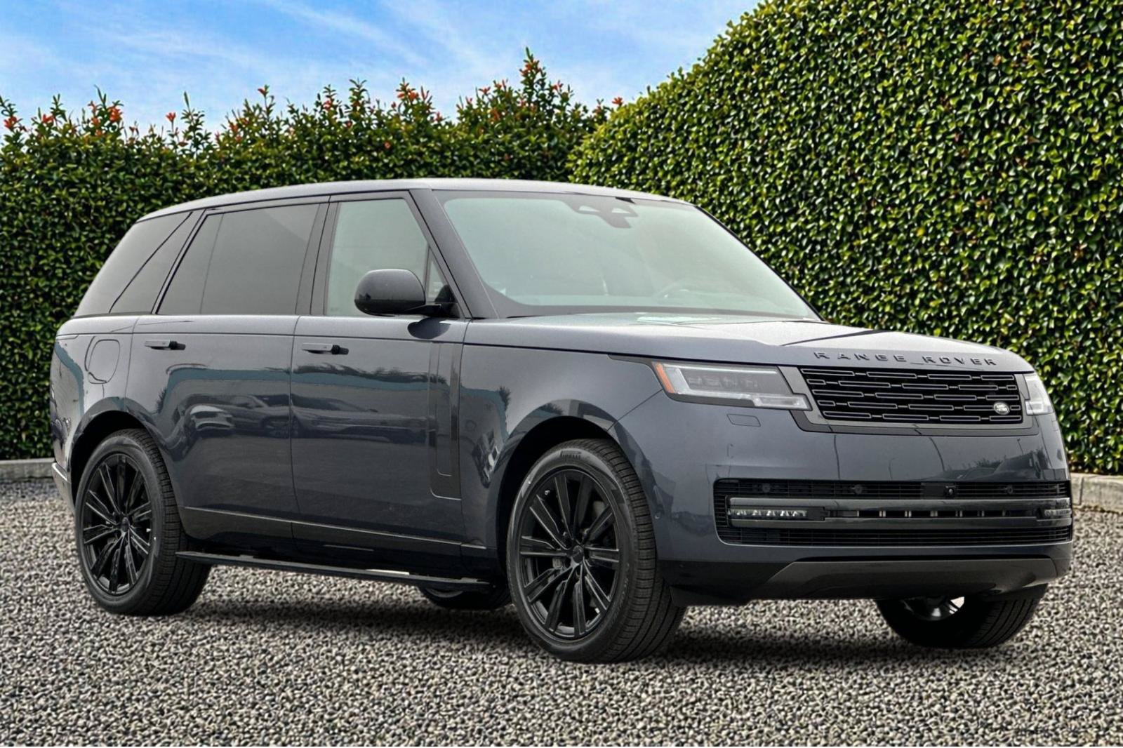 New 2026 Land Rover Range Rover Long Wheelbase SE AWD/4WD image 8
