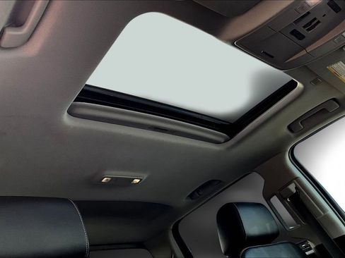 Used 2018 Chevrolet Silverado 1500 LTZ Z71 image 17