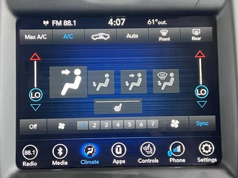 Used 2018 Chrysler 300 S AWD/4WD image 32