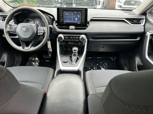 Used 2020 Toyota RAV4 LE AWD/4WD image 12