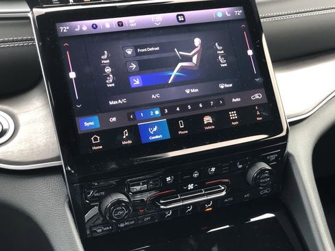 New 2025 Jeep Grand Cherokee Limited w/ Luxury Tech Group II image 23