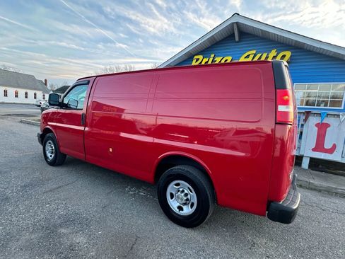 Used 2013 Chevrolet Express 2500 image 4