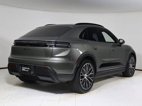 Certified 2025 Porsche Macan 4 Electric image 7