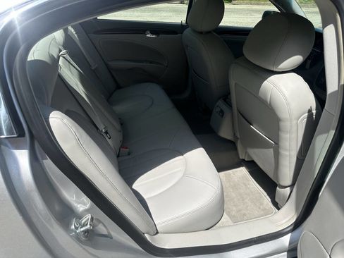 Used 2011 Buick Lucerne CXL FWD image 15