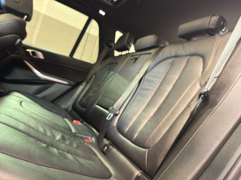 Used 2019 BMW X5 xDrive40i w/ Convenience Package AWD/4WD image 32