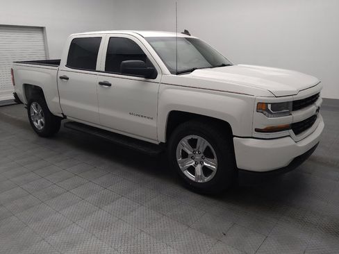 Used 2018 Chevrolet Silverado 1500 Custom w/ Custom Value Package image 11