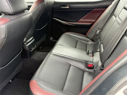 Used 2018 Lexus IS 300 image 31