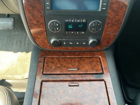 Used 2008 Chevrolet Avalanche LTZ w/ LTZ Preferred Equipment Group AWD/4WD image 14