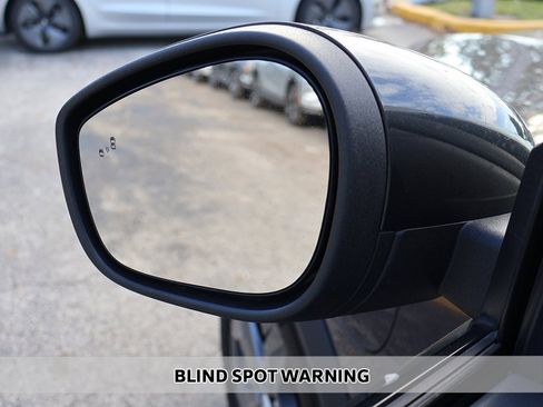 Used 2022 Ford Mustang Mach-E Select image 5