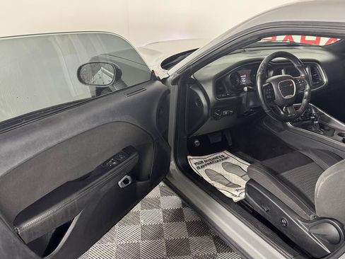 Used 2017 Dodge Challenger R/T w/ Driver Convenience Group RWD image 13